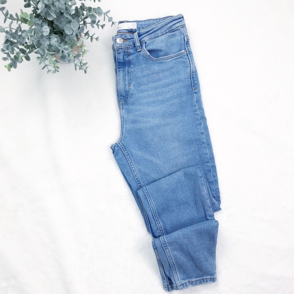 Zara Light Wash High Waisted Skinny Jeans Size 6